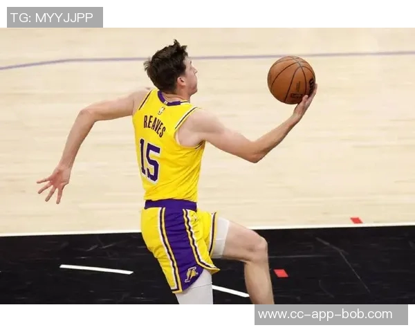 里弗斯强调小凯文波特应加强内线冲击减少运球晃动提升防守压力